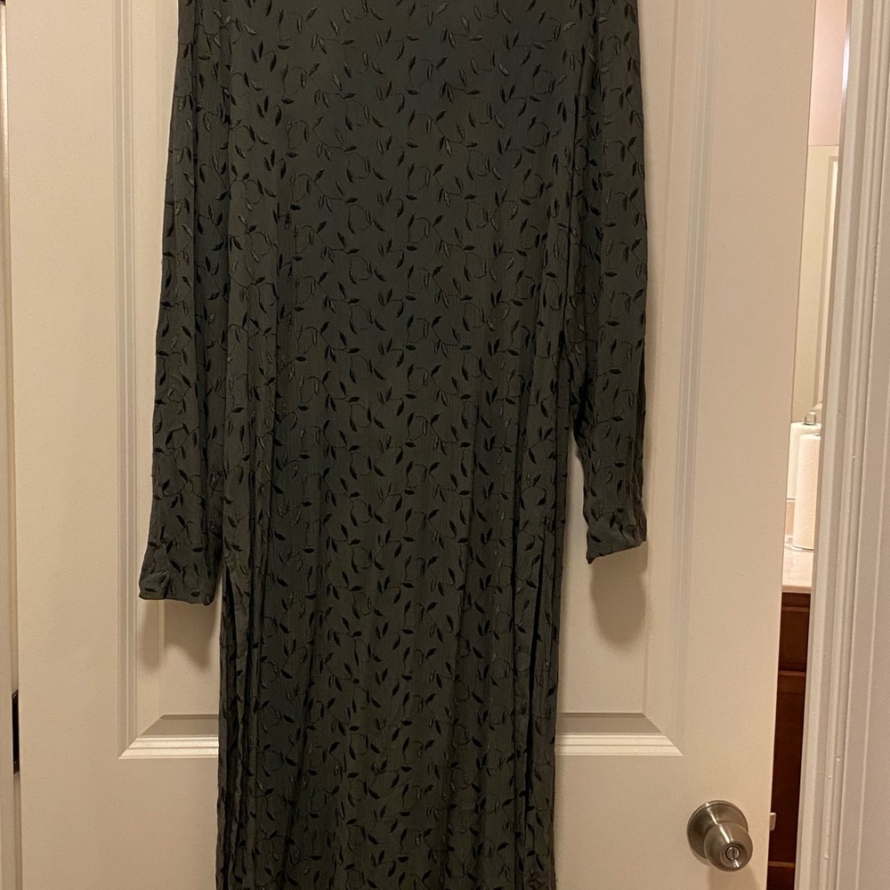 Dress - Picture 6 of 6